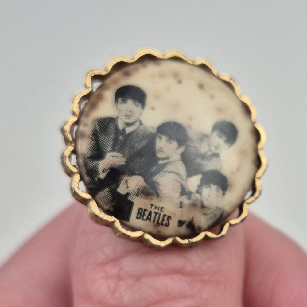 Vintage 1960s Beatles Ring NEMS‎ Enterprises Brass Tone Adjustable Band Fab Four - Picture 2 of 11